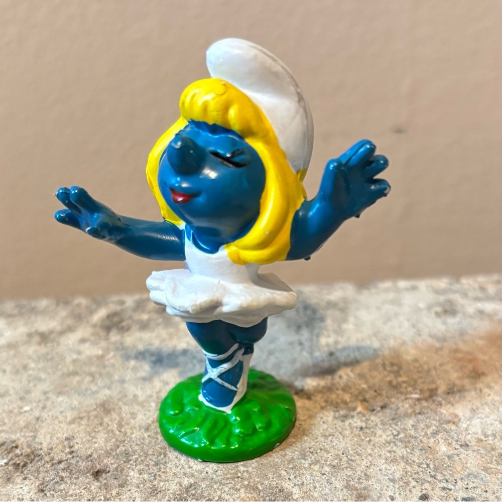 Vintage 1978 Smurfette Ballerina Figurine Schleich PEYO Hong Kong